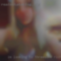 I'm for threesome Richmond, Indiana looking to meet a fun girl or guy.