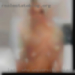 Lady  who  enjoys the seduction University naked girls game...